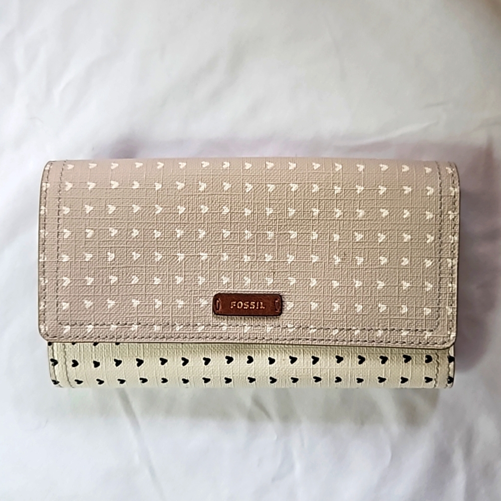 Fossil Women's Logan Leather RFID-Blocking Flap Wallet